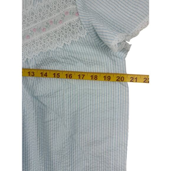 Vtg Nicole Robe Gown Snap Front Womens S Blue White Seersucker Short Sleeve - Picture 9 of 10